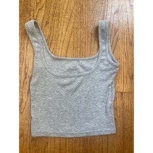 Closet staple gray ribbed cropped tank